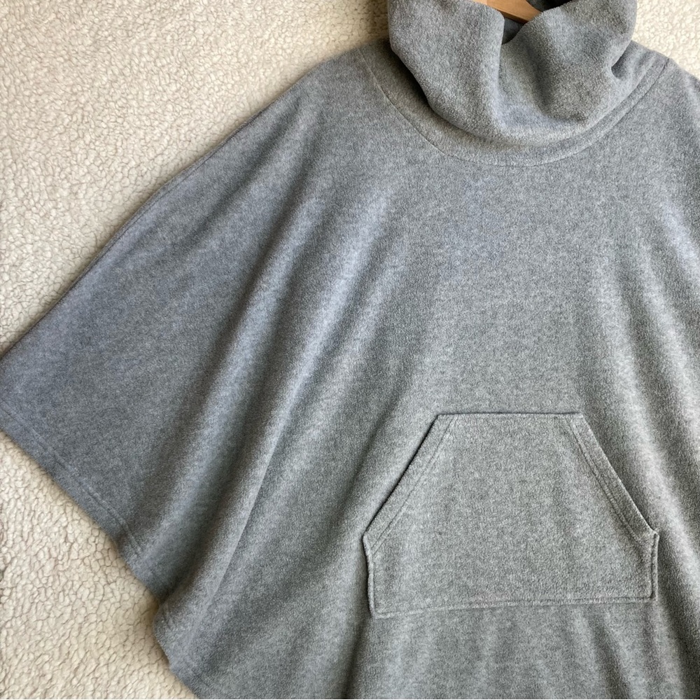 ellos Women's cowl neck fleece gray poncho, Sz 18/20 - Picture 5 of 17